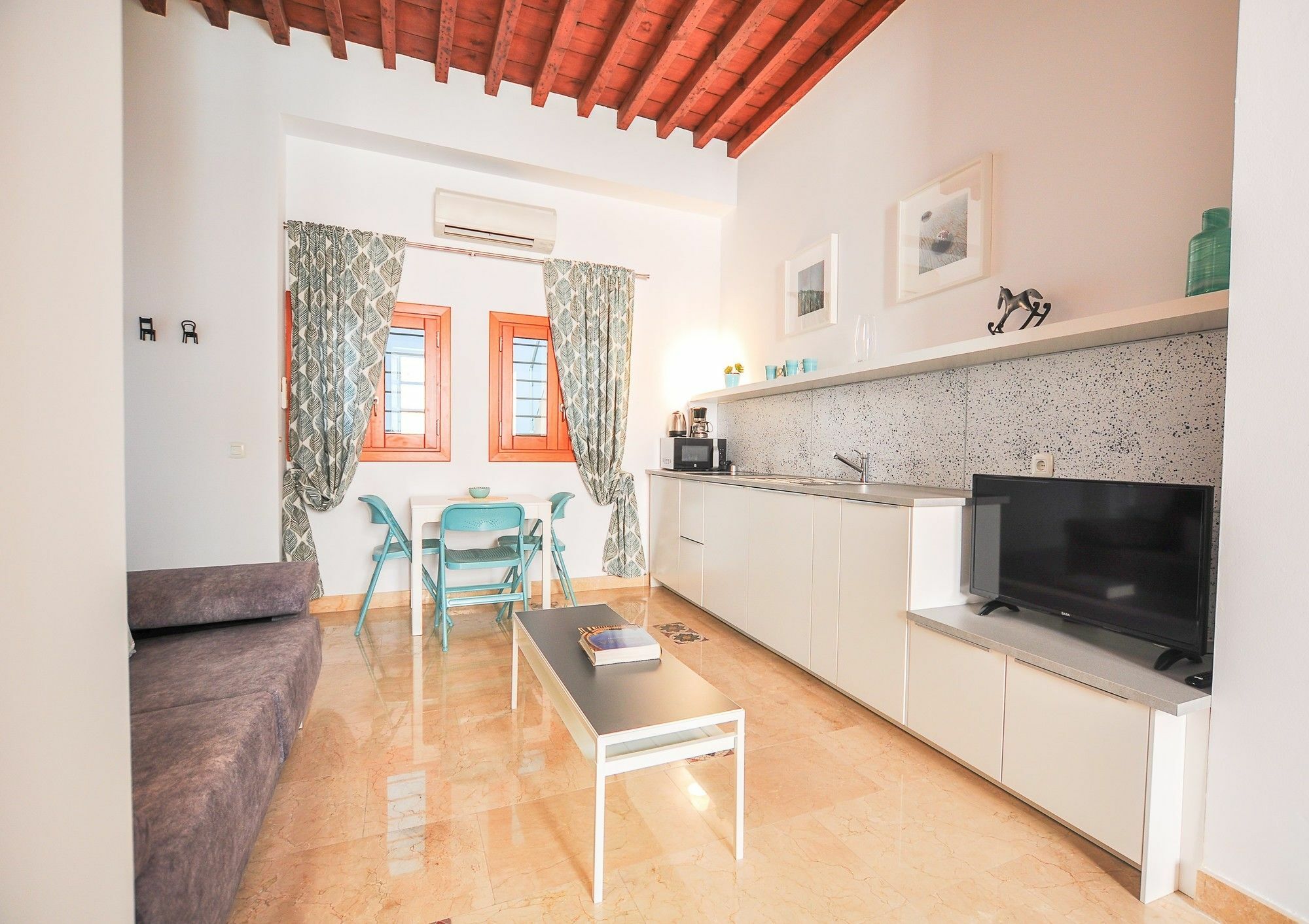 Renthas Vid Loft Apartment มาลากา ภายนอก รูปภาพ