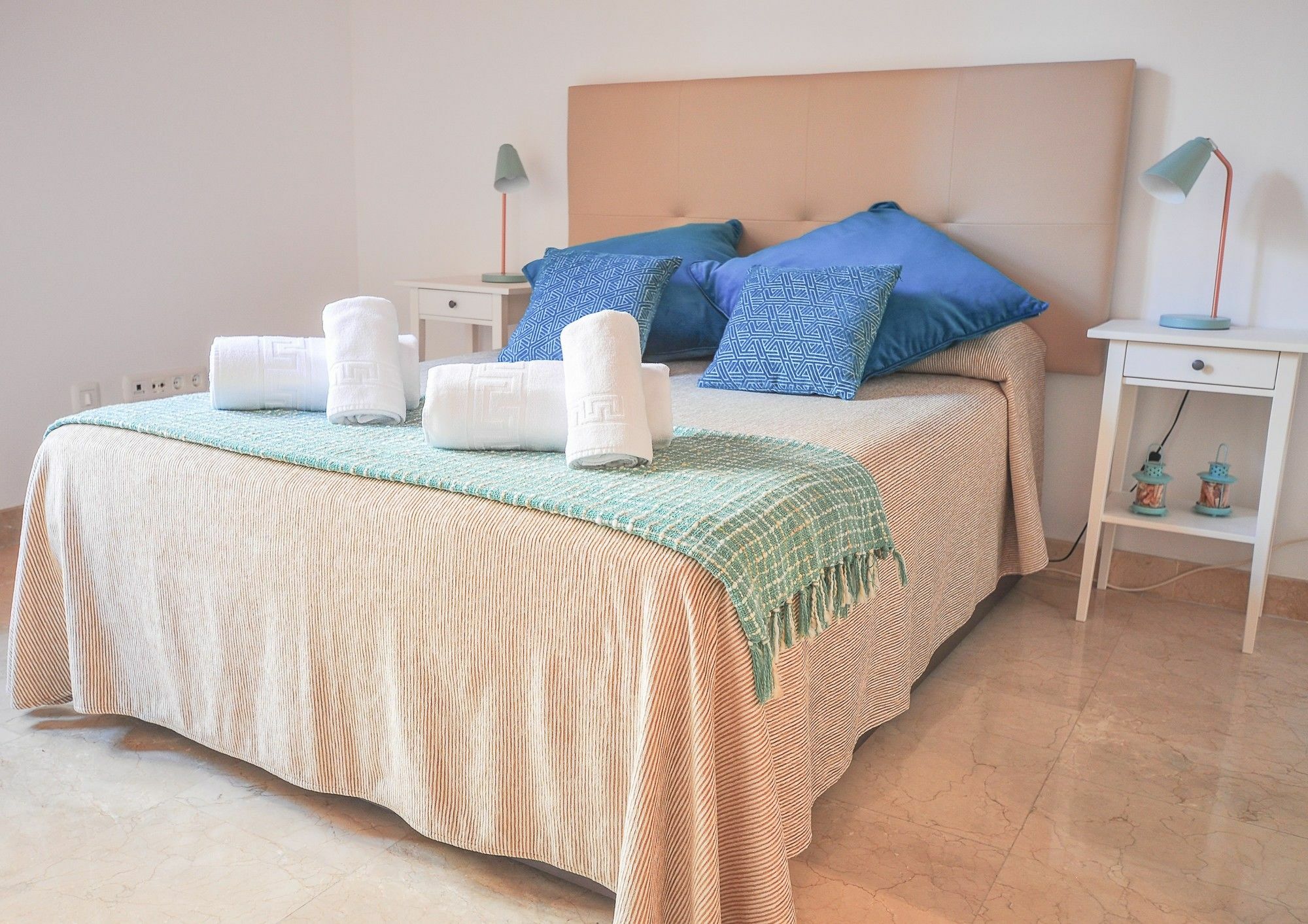 Renthas Vid Loft Apartment มาลากา ภายนอก รูปภาพ